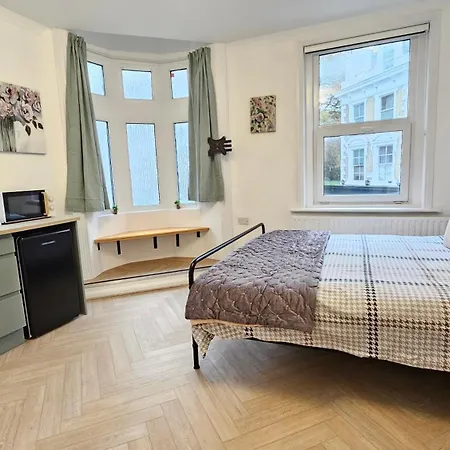 Newly Renovated Studios & Ensuite Rooms! - Camberwell Londen Buitenkant foto