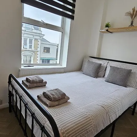 Newly Renovated Studios & Ensuite Rooms! - Camberwell Londen Buitenkant foto
