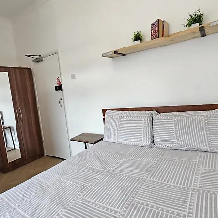Newly Renovated Studios & Ensuite Rooms! - Camberwell Londen Buitenkant foto